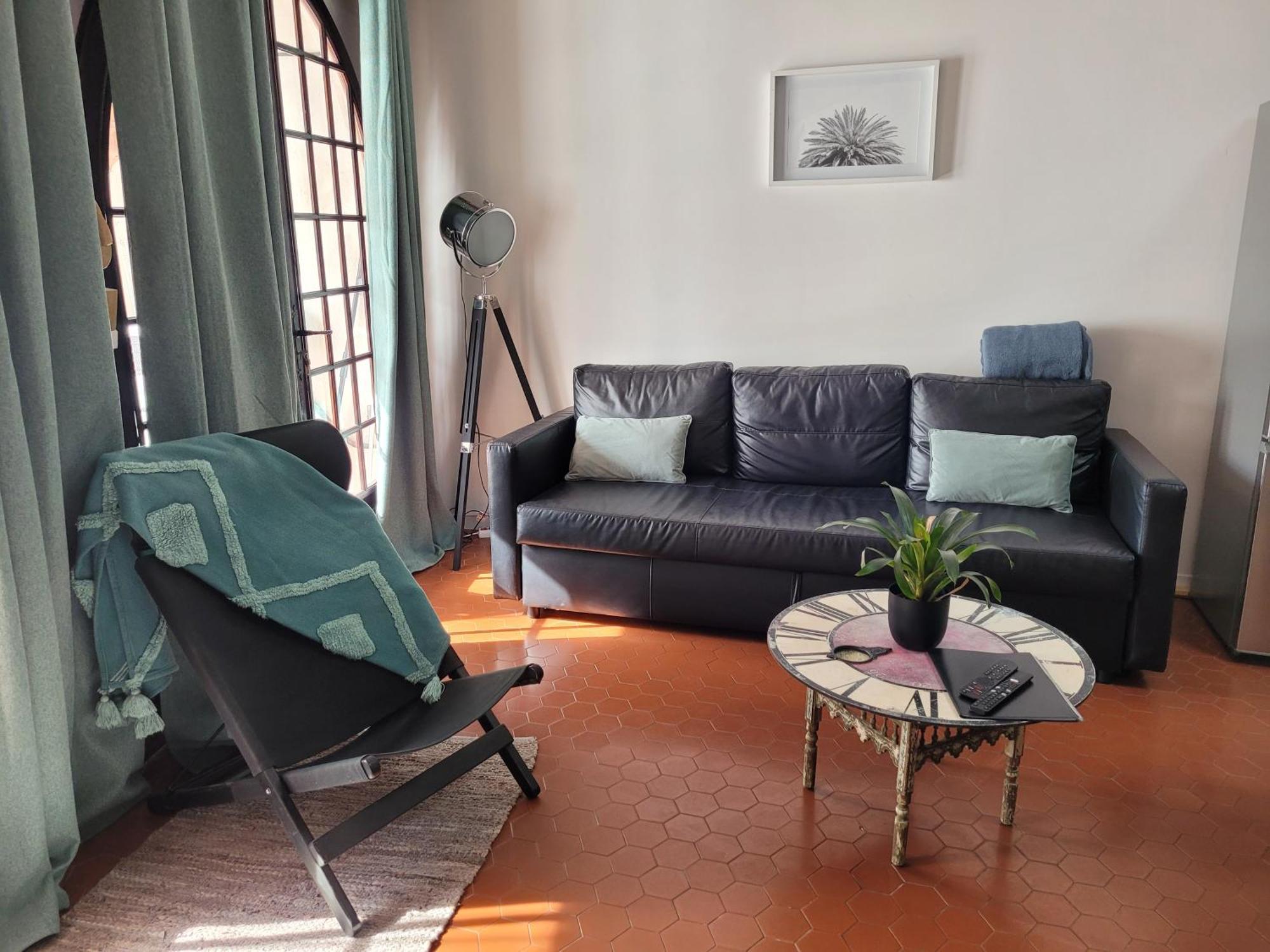 Apartment Ile En Provence