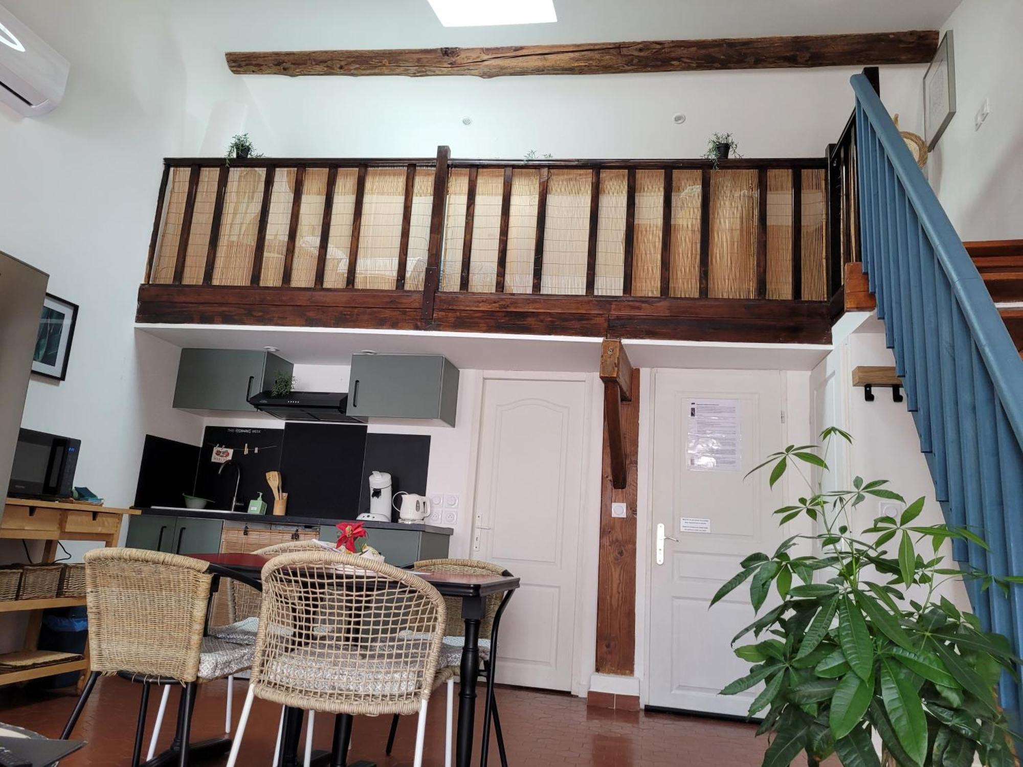 Ile En Provence Apartment *